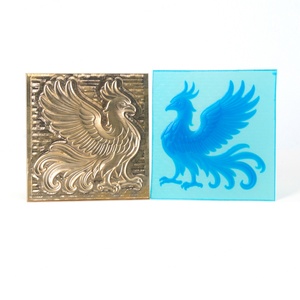 Moule de gaufrage personnalisé avec estampage à chaud, adaptable à plusieurs matériaux tels que le papier et le cuir - Product Image 3