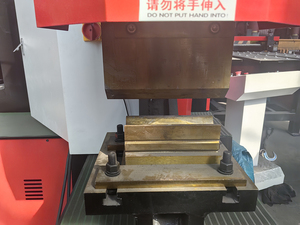 Machine de découpe et de poinçonnage hydraulique à trois têtes Q25Y pour le traitement des tôles d'acier - Product Image 4