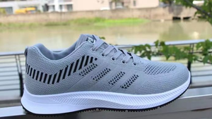 Zapatillas de deporte de malla transpirable para hombre, zapatos ligeros con cordones para caminar, calzado deportivo informal antideslizante - Product Image 6