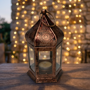 Farol de cobre con paneles de vidrio y tapa perforada para decoración del hogar - Product Image 2