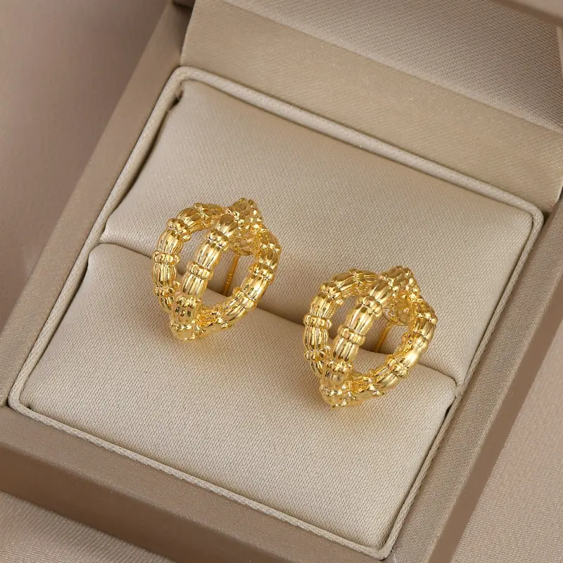 Cross-border supply wish hot sale geometric C- shaped earrings female S925 silver needle European and American ring earri