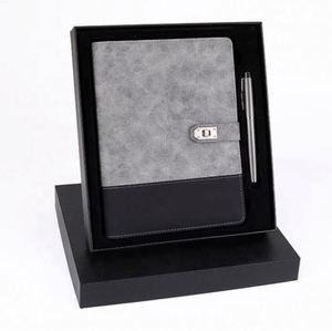 Carnet de notes en similicuir de luxe de haute qualité avec stylo, ensemble cadeau personnalisé - Product Image 1