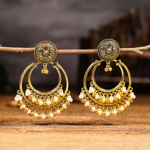 Boucles d'oreilles ethniques rétro géométriques Jhumka pour femmes bijoux indiens fleur couleur or cloche gland boucles d'oreilles pendantes (KER824) - Product Image 1