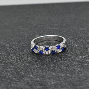 Anello Nuziale Doppio Mezza Eternità con Zirconi Blu Rotondi per Donna, Placcato in Rodio, <span class=keywords><strong>Argento</strong></span> Sterling <span class=keywords><strong>925</strong></span>, Gioiello da Sposa, Regalo - Product Image 3