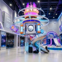 Aire de jeux intérieure personnalisée Cyberpunk One Stop Shining, style futuriste, avec toboggans, pour adolescents et tous les âges, parc d'attractions