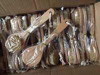 Brosse de bain exfoliante en bois pour salle de bain, à poils de bambou, entièrement naturelle, avec long manche pour le corps