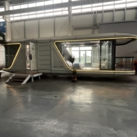 Full King Space capsule mobile chez l'habitant Creative Hotel Park camping star sun room network red room famous room