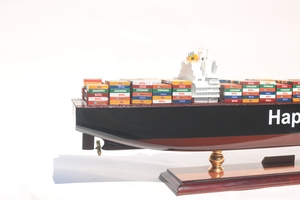 แบบจำลองเรือบรรทุกสินค้า Hapag-Lloyd ทำมือจากไม้โดย GIA NHIEN - เรือขนส่งสินค้าขนาดใหญ่สำหรับตั้งโชว์ เหมาะสำหรับเป็นของขวัญองค์กร - Product Image 6