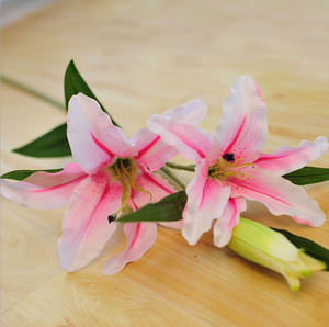 Nuovo design di <span class=keywords><strong>colore</strong></span> rosa di <span class=keywords><strong>colore</strong></span> giallo, bianco disponibile artificiale spider <span class=keywords><strong>fiore</strong></span> di giglio - Product Image 3