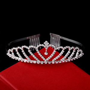 Hafif Lüks Rhinestone Kafa <span class=keywords><strong>Band</strong></span>ı Kalp şeklinde Elmas Taç Saç <span class=keywords><strong>Band</strong></span>ı Gümüş Renk Alaşım El <span class=keywords><strong>Band</strong></span>ı Düğün/Doğum Günü için - Product Image 5