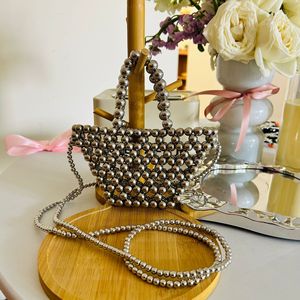 Sac à chaîne en perles scintillantes unique, nouveau sac tendance pour femme 2023, sac bandoulière polyvalent populaire pour l'été avec design en perles. - Product Image 2