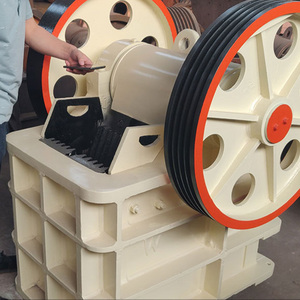 Petite machine de concassage à mâchoires pour l'exploitation minière, le concassage de pierres de carrière et l'usine de traitement d'agrégats - Product Image 4