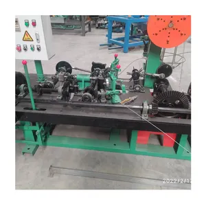 Double wire positive and negative twist razor nail fence making barbed wire machine for making fences