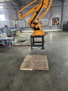 Robot de palettisation industriel avec une charge utile de 300 kg et une portée de 3 200 mm - Product Image 4