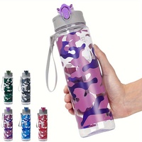 Bouteille d'eau réutilisable en plastique anti-fuite de 750 ml avec imprimé camouflage pour la rentrée scolaire, la randonnée, le camping et les voyages