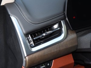 <span class=keywords><strong>BMW</strong></span> <span class=keywords><strong>X1</strong></span> XDrive25Li M Sport d'occasion 2023, faible kilométrage, historique d'entretien complet, conduite à gauche, automatique, SUV haut de gamme d'occasion - Product Image 4
