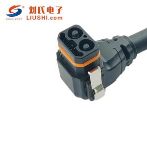 Conector de Carga para Bicicletas Eléctricas y Motocicletas 2+1+10-120A, Aislado con PVC y Nailon para Uso en Electrodomésticos - Product Image 1