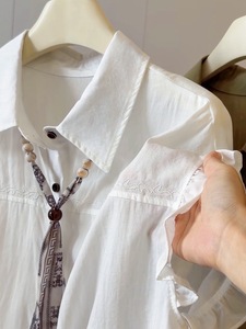 Nouvelle chemise élégante pour femme 2026 avec détail écharpe - <span class=keywords><strong>Blouse</strong></span> à manches courtes et cordon de serrage, haut court décontracté et minimaliste pour la mode - Product Image 3