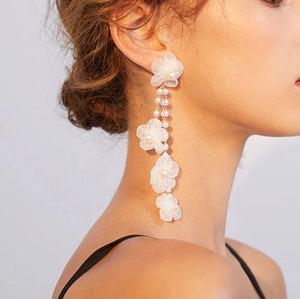 <span class=keywords><strong>Orecchini</strong></span> da sposa fatti a mano gioielli bianchi fiori lunghi <span class=keywords><strong>orecchini</strong></span> <span class=keywords><strong>orecchini</strong></span> a goccia dichiarazione <span class=keywords><strong>cerchietti</strong></span> abbigliamento tessuto Chiffon fiore - Product Image 5