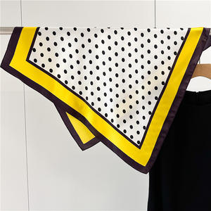 Foulard en <span class=keywords><strong>soie</strong></span> léger 70x70 Plusieurs couleurs Cadeau toutes saisons - Product Image 1