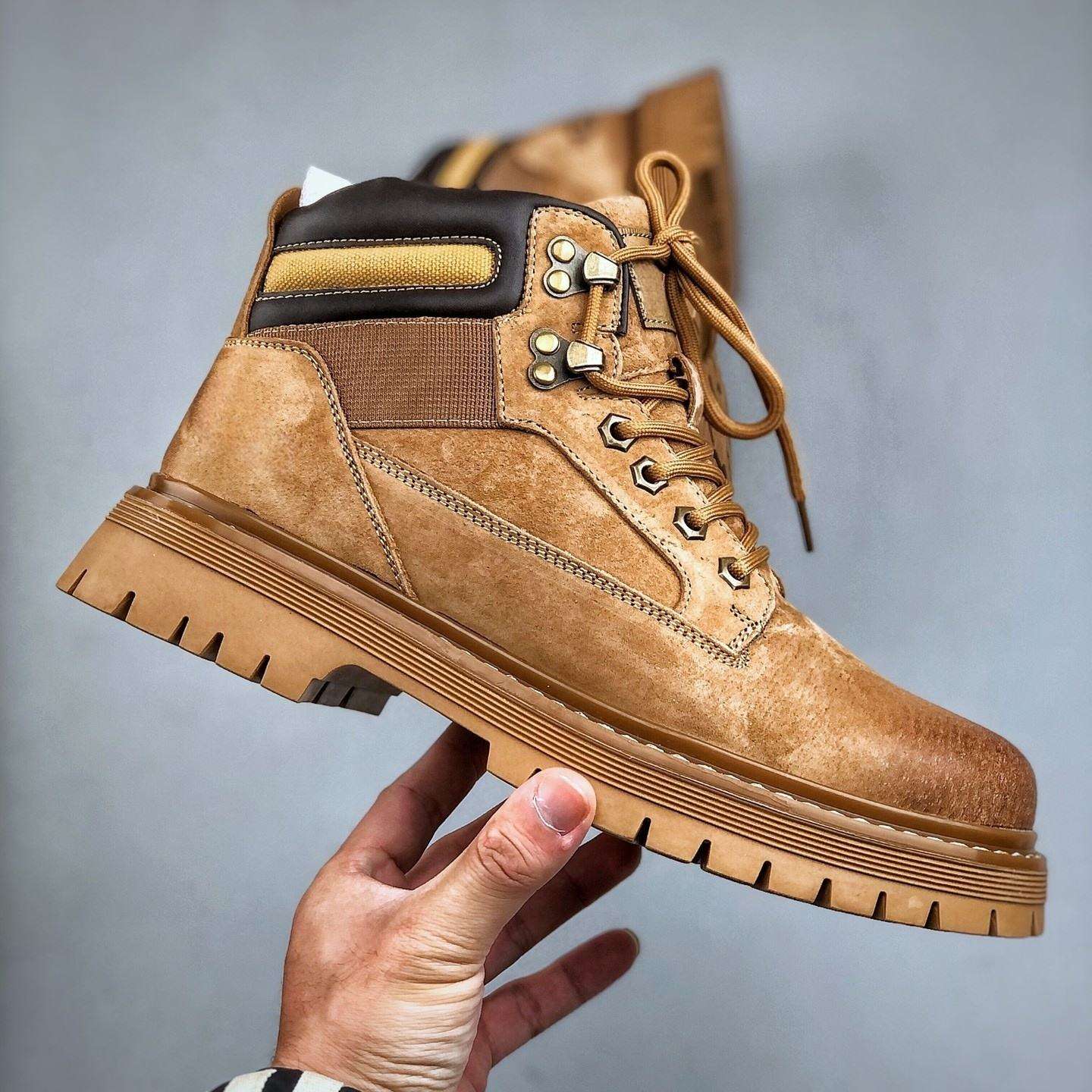 สีน้ำตาล