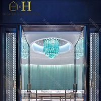 Boutique de bijoux élégante et moderne, design d'intérieur de magasin de bijoux, mobilier de magasin de bijoux, table de présentation de bijoux