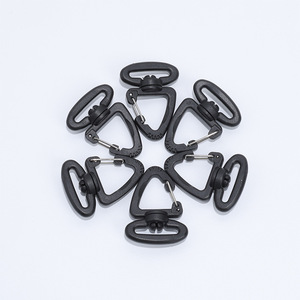 Gancho giratorio de plástico negro de 360 grados, accesorio multiusos para bolsos, gancho para correas, para accesorios de bolsos DIY - Product Image 2