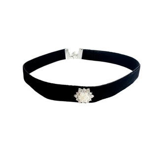 Black <b>Velvet</b> <b>Choker</b> Necklace With Pearl Flower Rhinestone Pendant For Party Costume Accessories - Product Image 5