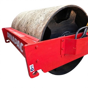 Compacteur routier statique à tambour unique DYNAPAC d'occasion, châssis rouge, moteur diesel 75KW, capacité de pente 25% - Product Image 1