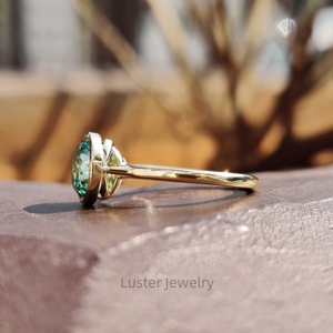 Lustro oro giallo antico color Moissanite pietre fascia di fidanzamento Set 7.5mm verde rotondo Moissanite taglio portoghese anello - Product Image 4