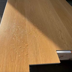 Imperméable à l'eau Réduction du <span class=keywords><strong>Bruit</strong></span> Bois Grain4mm 5mm 6mm Pvc Clic Verrouillage Spc <span class=keywords><strong>Sol</strong></span> Lvp <span class=keywords><strong>Sol</strong></span> Vinyle Plancher de Luxe Vinyle - Product Image 1