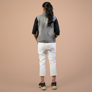 Pantalons Capri pour femmes, usage sportif et décontracté, vente en gros, pantalons courts durables avec fermeture éclair et bouton, pantalons capri personnalisés pour femmes - Product Image 4