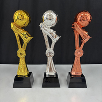 Gravure laser personnalisée vierge trophées de football en résine trophée de football en cristal de sport trophée de récompenses de football de championnat