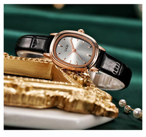 Montre à quartz pour femme en cuir vintage, spéciale Noël, design haut de gamme de niche - Product Image 1