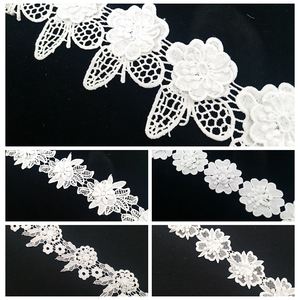 Adornos Bordados 100% Algodón con Diseño Floral 3D en Amarillo y Blanco de 4.5cm 30x10x40 para Costura, Manualidades, Decoraciones de Boda RSP405 - Product Image 2