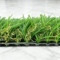 Gazon artificiel réaliste en herbe synthétique durable pour la décoration de jardin, de cour et d'aménagement extérieur