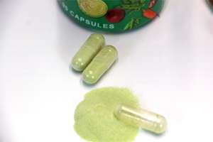 Suplemento alimenticio integral natural Super frutas y verduras en una cápsula de vitaminas - Product Image 3