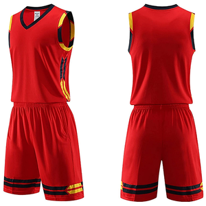 Ensemble de maillots et shorts de basketball personnalisés respirants pour hommes et jeunes, pour l'entraînement et les matchs, avec logo, noms et numéros du club - Product Image 1