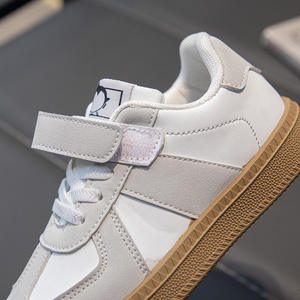 أحذية رياضية مسطحة غير رسمية من الفيلكرو للأطفال أحذية تدريب مريحة لجميع المواسم للأولاد والبنات سهلة الارتباط للاستخدام الرياضي اليومي في الهواء الطلق - Product Image 4