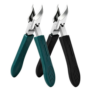 Extra-sharp angled nail clippers for precise nail trimming in nail grooves; nail clippers specifically designed for nail - Product Image 5