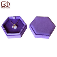 Boîte en velours violet hexagonale de luxe ROGOOD, emballage cadeau haut de gamme floqué pour collier pendentif, boucles d'oreilles P1982