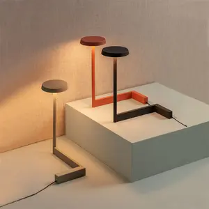 Neueste innovative nordische Design Schreibtisch Beleuchtung Modernes Schlafzimmer Hotel Dekor benutzer definierte Lese tisch lampe