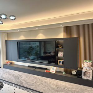 Mueble de TV de <span class=keywords><strong>madera</strong></span> de 2025 pulgadas negro hecho <span class=keywords><strong>a</strong></span> <span class=keywords><strong>medida</strong></span> 100 con iluminación integrada, diseño moderno, ecológico y duradero para villas y hoteles - Product Image 1