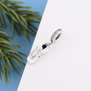 Abalorios Pan Charms <span class=keywords><strong>de</strong></span> Plata <span class=keywords><strong>de</strong></span> Ley 925 con diseño <span class=keywords><strong>de</strong></span> zapatilla <span class=keywords><strong>de</strong></span> atletismo con alas <span class=keywords><strong>de</strong></span> ángel, compatibles con pulseras <span class=keywords><strong>de</strong></span> atletismo originales Berluque, Novedad - Product Image 4