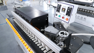 Mdf et Pvc Machine à plaquer les chants <span class=keywords><strong>de</strong></span> travail du bois entièrement automatique Prix <span class=keywords><strong>de</strong></span> plaqueuse <span class=keywords><strong>de</strong></span> chants <span class=keywords><strong>de</strong></span> <span class=keywords><strong>coin</strong></span> à vendre - Product Image 3