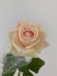 Vente flash - Roses artificielles réalistes <span class=keywords><strong>de</strong></span> couleur rose, à longues tiges, pour la maison, les mariages, les centres <span class=keywords><strong>de</strong></span> <span class=keywords><strong>table</strong></span> <span class=keywords><strong>de</strong></span> Noël, la Saint-Valentin - Product Image 5