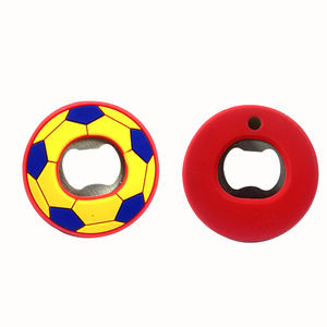 Nouveauté 2026 : Ouvre-bouteille magnétique créatif sur le thème du football, motif 3D, en acier inoxydable, ouvre-bière magnétique pour réfrigérateur - Product Image 1