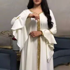मध्य पूर्व की सुरुचिपूर्ण सोने की पोशाक आकस्मिक अबाया कपड़े की सामग्री रूफ़ल आस्तीन के आकार में महिलाओं मुस्लिम महिलाओं की प्रार्थना कपड़े