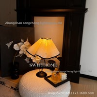 Lampe de table LED nordique de style mid-century moderne en forme de pétale avec télécommande à bouton, veilleuse à intensité variable pour éclairage d'ambiance de chevet