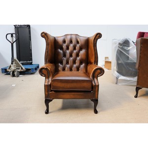 Fauteuil Chesterfield classique en cuir marron à dossier haut capitonné pour la maison - Product Image 1